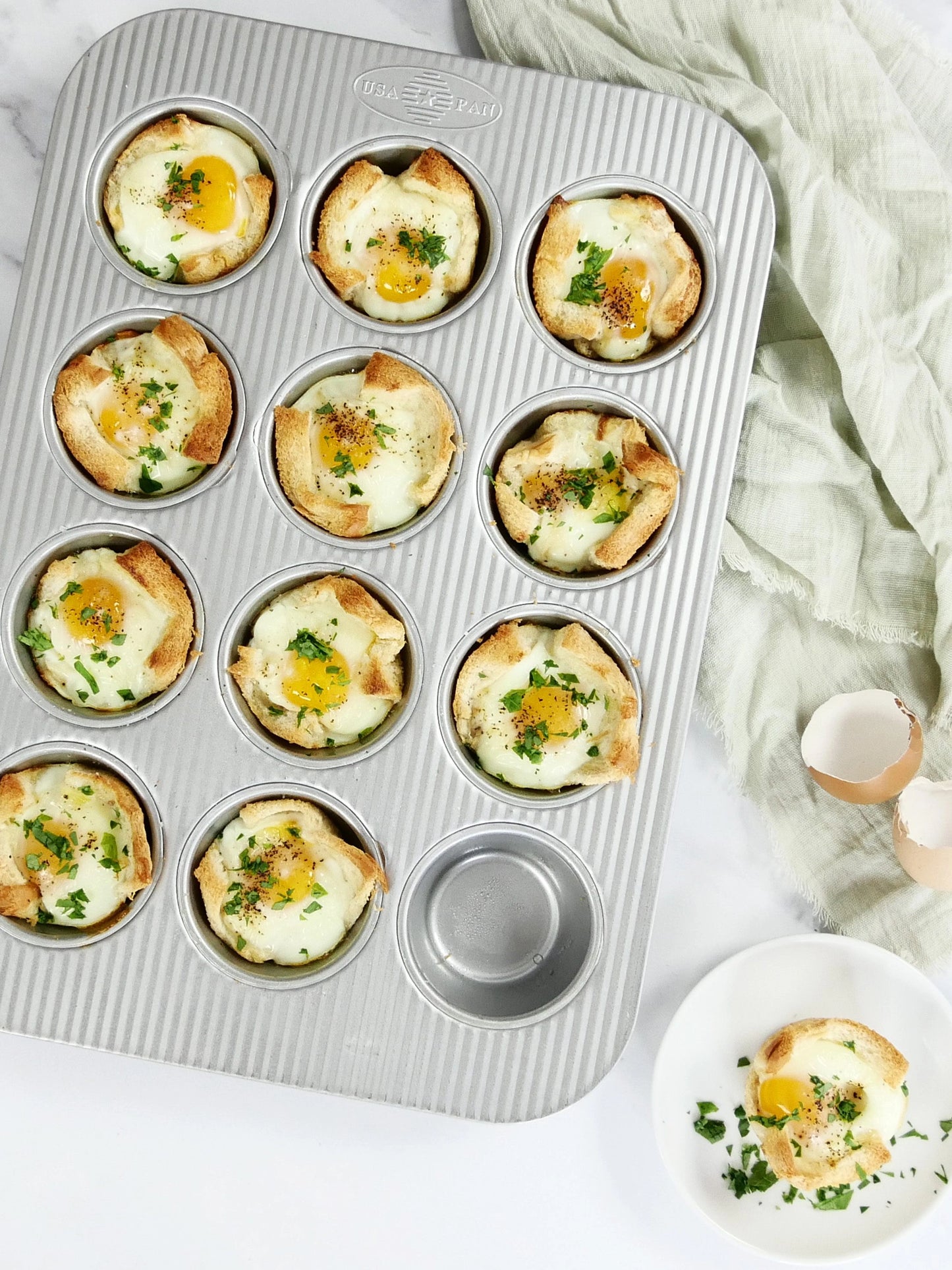 USA Pan 12 Cup Muffin Pan
